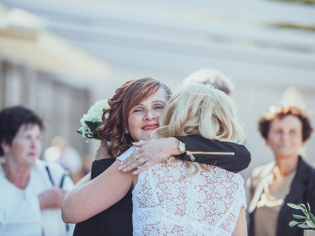 Der richtige Hochzeitsfotograf erkennt die wichtigen emotionalen Momente die er fotografieren muss