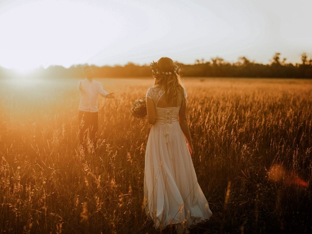 Hochzeitsfotos im Herbst Inspirationen Sonnenuntergang