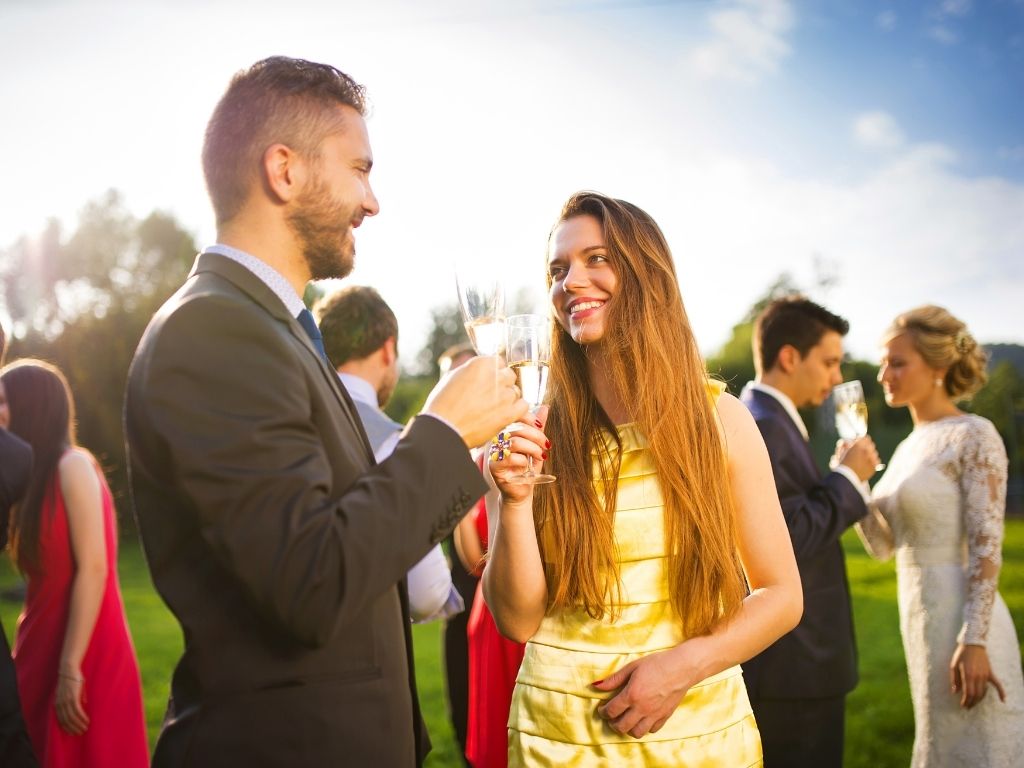 Unterhaltung Hochzeitsgäste - Gegenseitiges Kennenlernen fördern