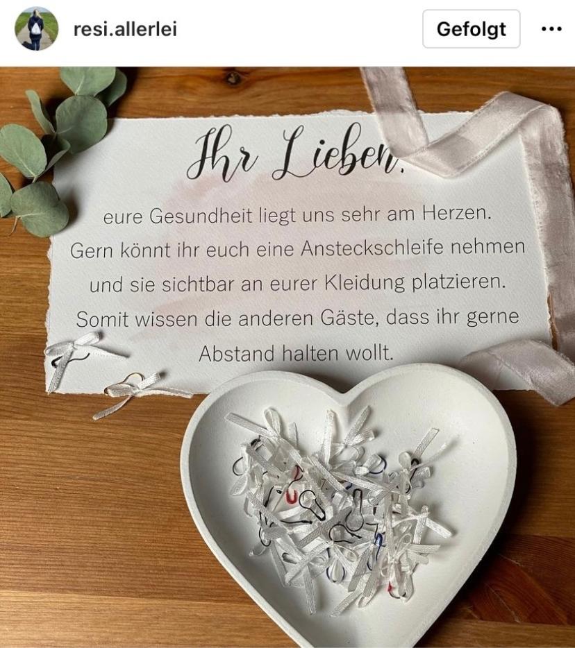 Hochzeit feiern während Corona Ideen - Schleifen für den Abstand