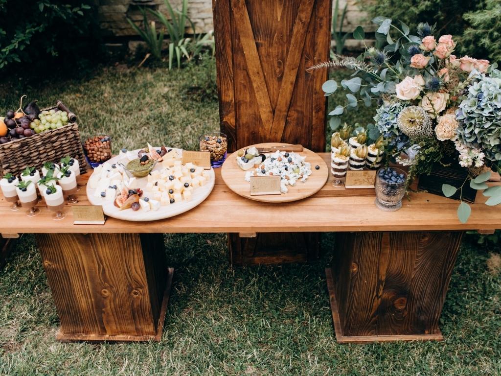 Gartenhochzeit - leckeres Fingerfood eignet sich prima