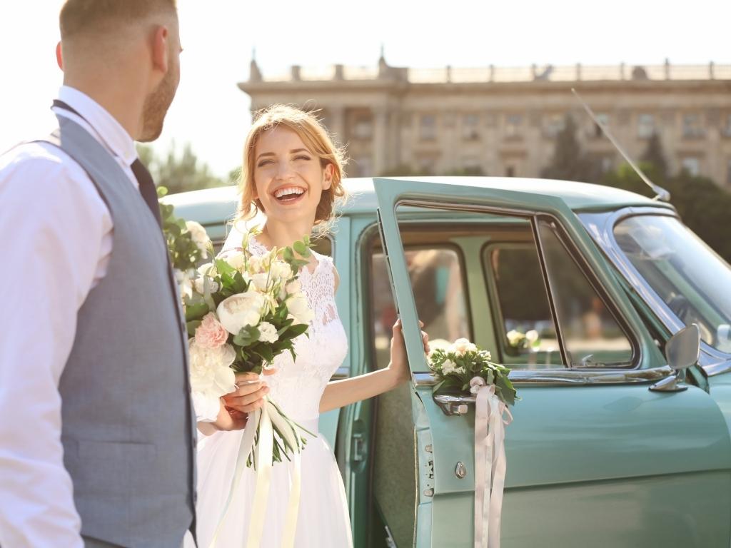 Checkliste für Hochzeitsfotos - Hochzeitsauto und die Ankunft des Brautpaares