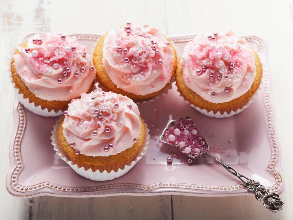 Ideen mit Perlen für die Hochzeit - Cupcakes mit rosa Zuckerperlen