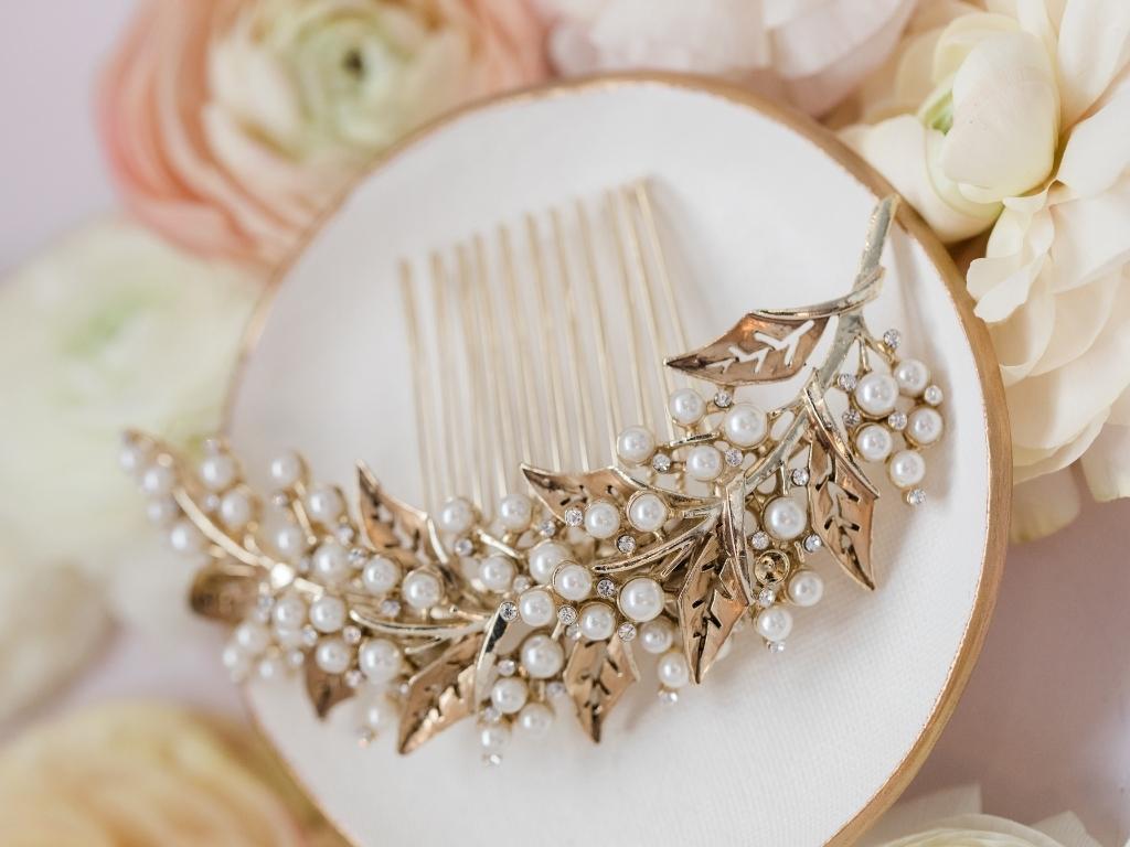 Ideen mit Perlen für die Hochzeit - Haarschmuck mit Perlen