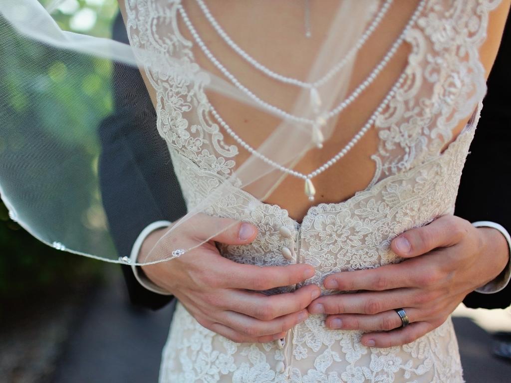 Ideen mit Perlen für die Hochzeit - Hochzeitskleid mit Perlen