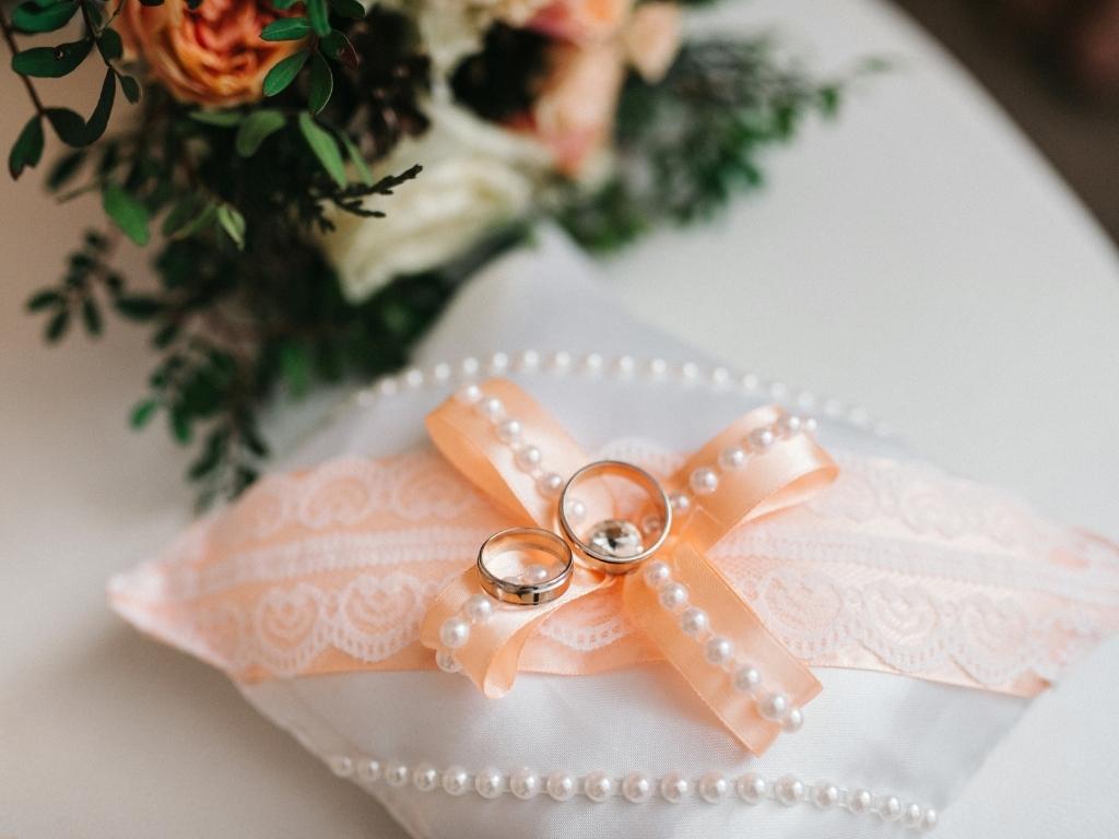 Ideen mit Perlen für die Hochzeit - Ringkissen mit Perlen