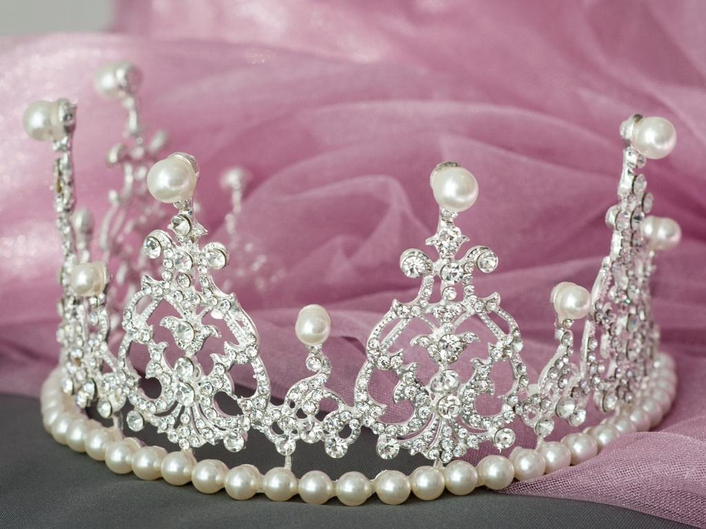 Ideen mit Perlen für die Hochzeit - Tiara mit Perlen